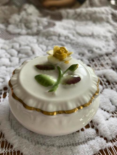 Vintage porseleinen coalport box Bon China, Antiek en Kunst, Antiek | Porselein, Ophalen of Verzenden