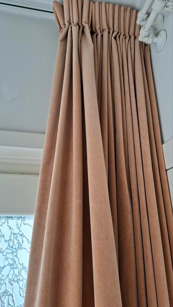 Velours Gordijn - 110x254 cm - Verkleuring, Huis en Inrichting, Stoffering | Gordijnen en Lamellen, Gebruikt, 200 cm of meer, 100 tot 150 cm