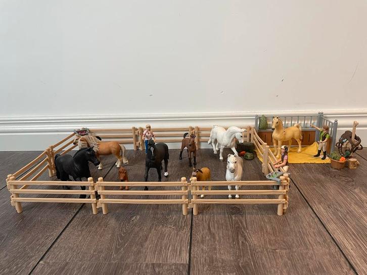 Schleich Paarden Set met Accessoires, Kinderen en Baby's, Speelgoed | Poppenhuizen, Zo goed als nieuw, Ophalen of Verzenden