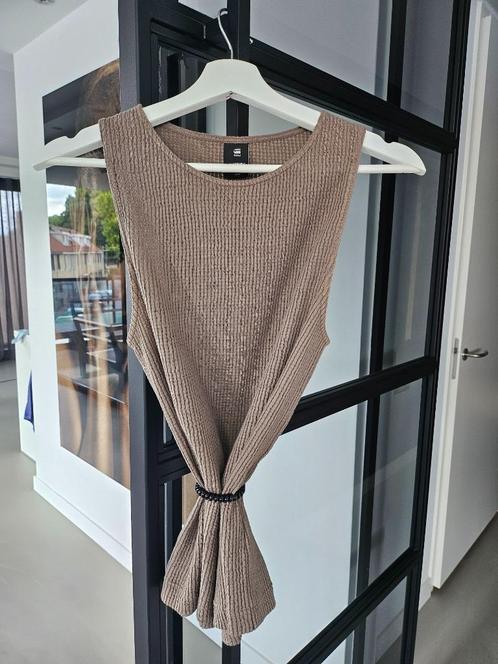 G-Star top taupe maat M nieuw, Kleding | Dames, Tops, Nieuw, Maat 38/40 (M), Beige, Zonder mouw, Verzenden