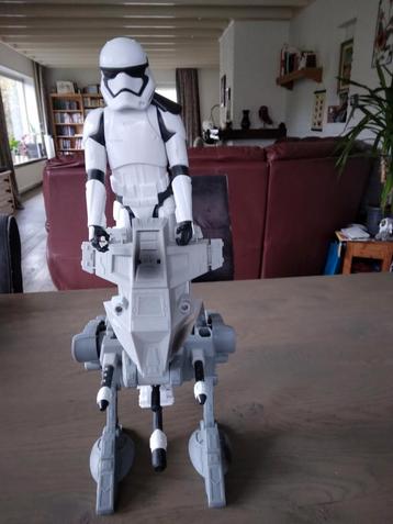 Storm Trooper met AT-AT beschikbaar voor biedingen