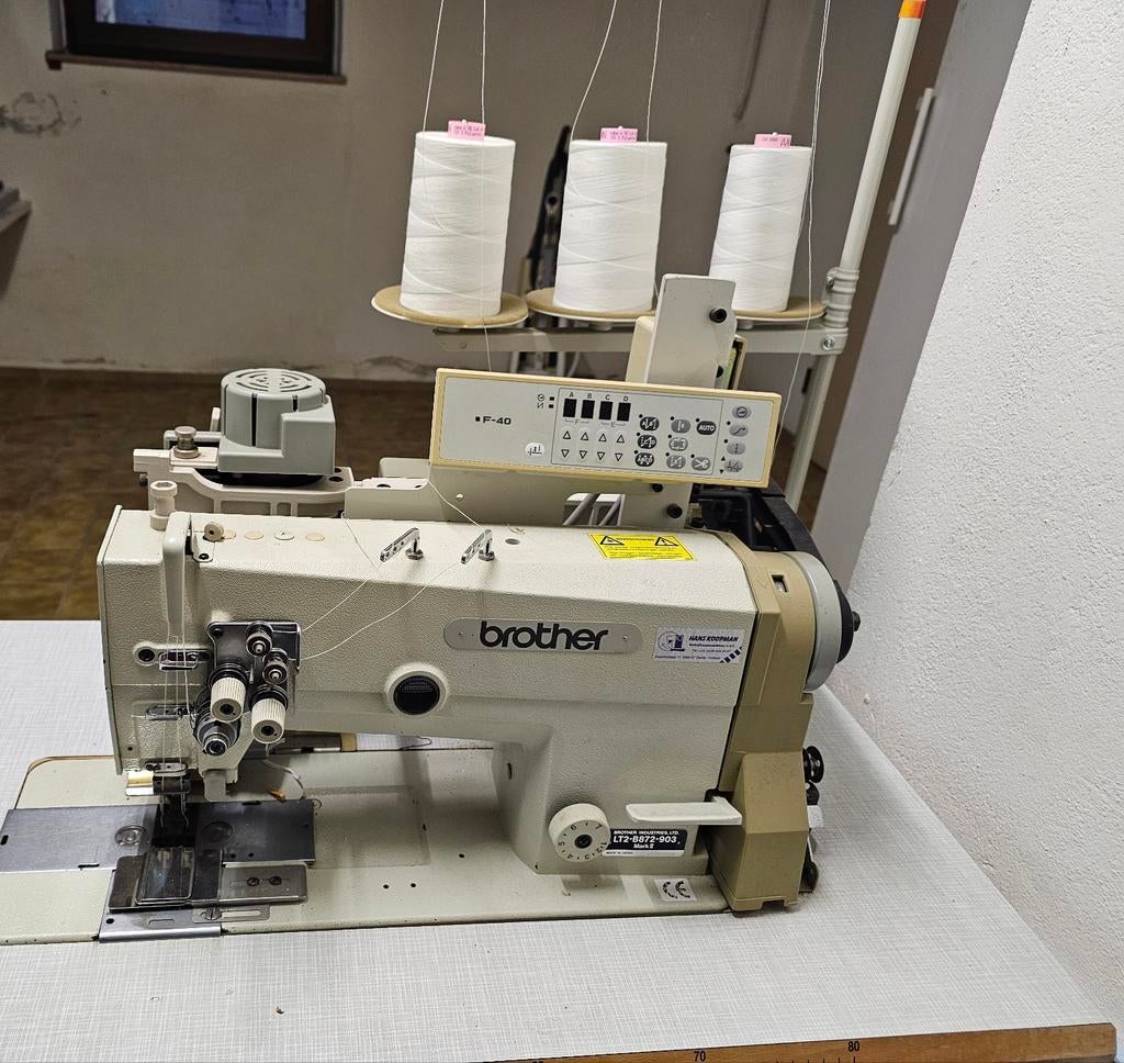 Brother LT2-B872-903 Industriële Naaimachine, Gebruikt, Ophalen of Verzenden, Naaimachine, Industrieel