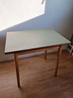 Ouderwets school bureautje, Kinderen en Baby's, Kinderkamer | Tafels en Stoelen, Ophalen, Gebruikt, Tafel(s)