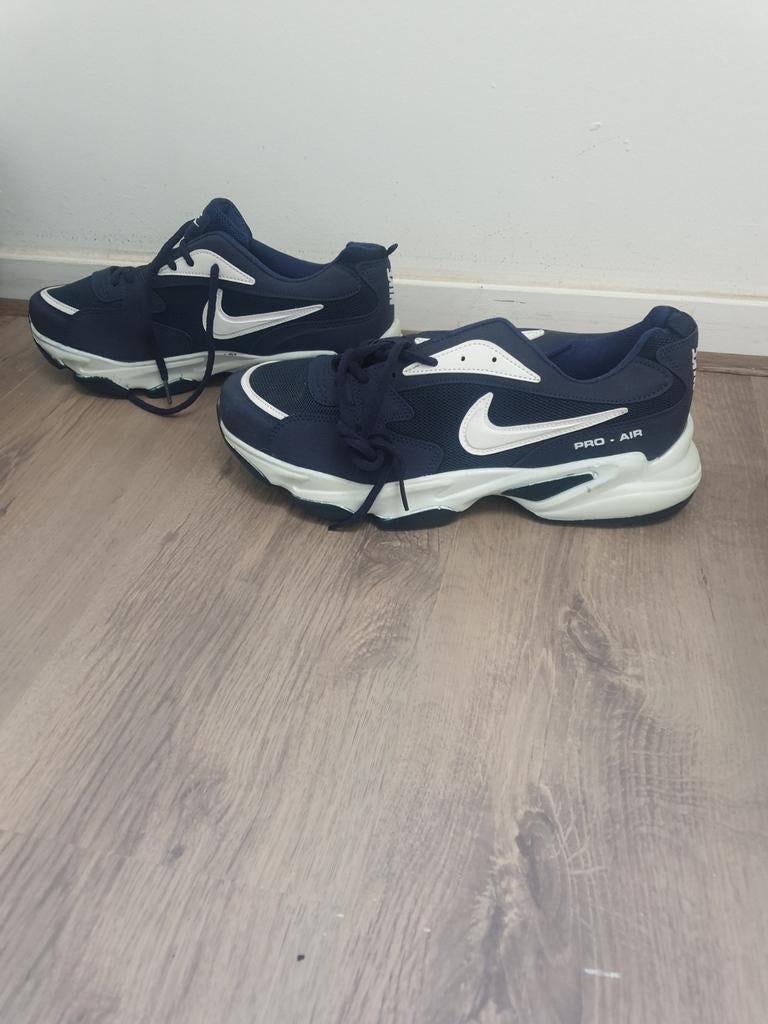 Nike Heren sportschoenen ., Sport en Fitness, Korfbal, Ophalen, Nieuw, Schoenen
