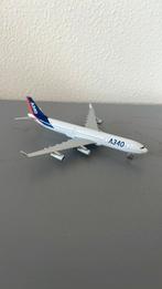 Schaalmodel vliegtuig A340, Verzamelen, Luchtvaart en Vliegtuigspotten, Ophalen of Verzenden, Zo goed als nieuw, Schaalmodel