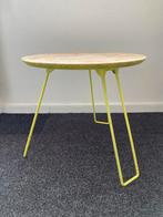 Foldable wooden and yellow side table / Houten Geel tafel, Rond, Minder dan 50 cm, Ophalen of Verzenden, Zo goed als nieuw