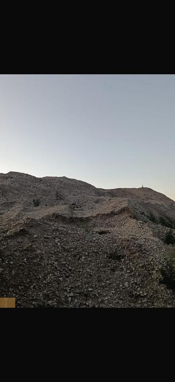 Betonpuin beschikbaar voor biedingen