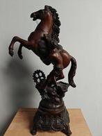 Antieke bronzen sculptuur: Man en Steigerend Paard, Antiek en Kunst, Ophalen of Verzenden