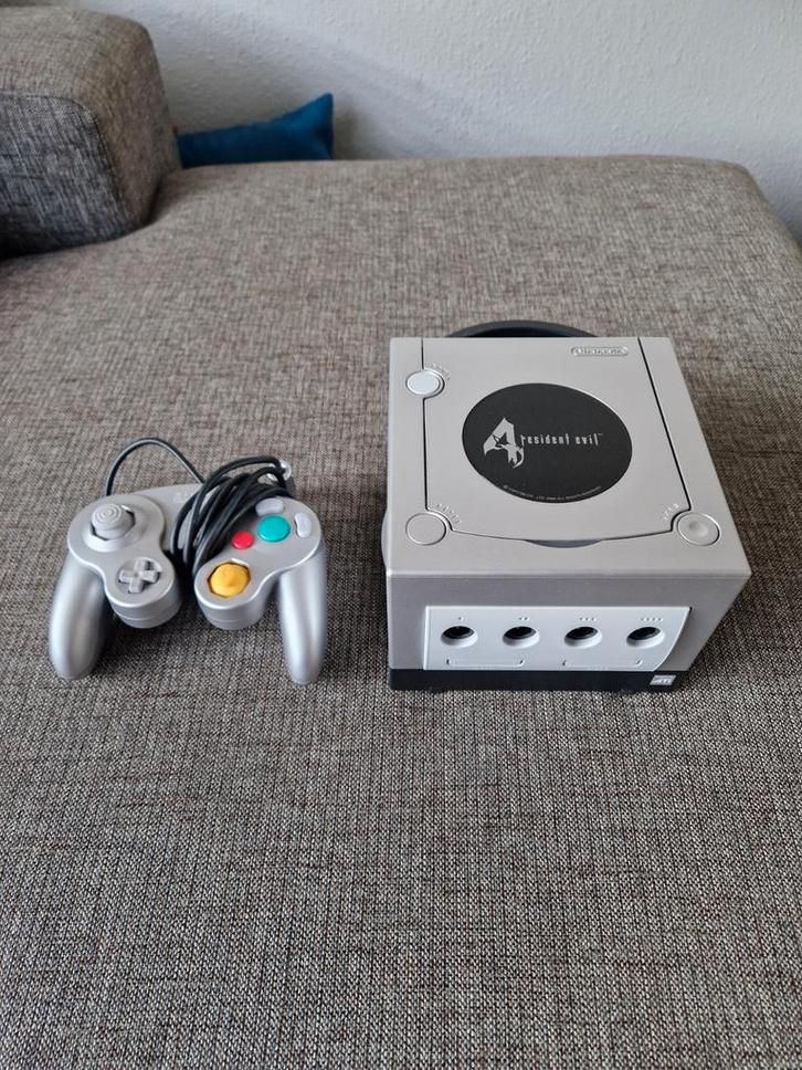 Nintendo Gamecube Resident Evil 4 Editie, Spelcomputers en Games, Spelcomputers | Nintendo GameCube, Zo goed als nieuw, Zilver