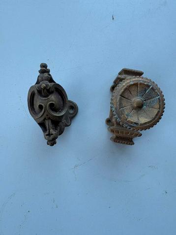 (F) Antieke bronzen wandsteunen / roedehouders 19e eeuw – beschikbaar voor biedingen