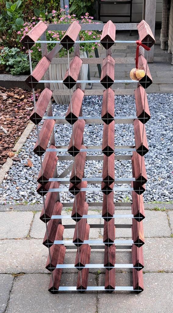 Stapelbaar wijnrek, metalen leggers en houten tussenpootjes, Huis en Inrichting, Woonaccessoires | Wijnrekken, Zo goed als nieuw