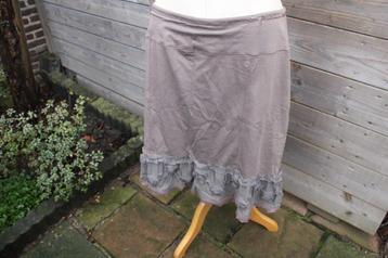 Rok grijs bloem Tredy mt 42 Vaste prijs beschikbaar voor biedingen