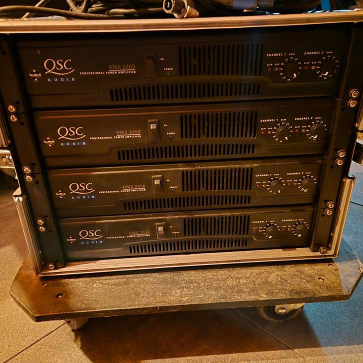 4x qsc Rmx2450, Muziek en Instrumenten, Versterkers | Keyboard, Monitor en PA, Zo goed als nieuw, 1000 watt of meer, Ophalen