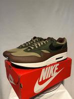 NIEUW! Maat 52,5 - Nike Air Max 1 Premium Olive Cacao, Kleding | Heren, Schoenen, Overige kleuren, Verzenden, Nike, Nieuw