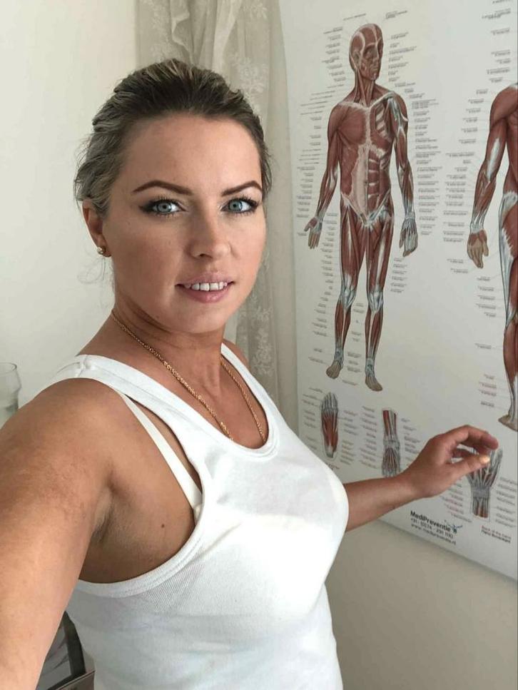 Beste Professionele Massage in Almere met 7 jaar ervaring, Diensten en Vakmensen, Welzijn | Masseurs en Massagesalons, Bedrijfsmassage