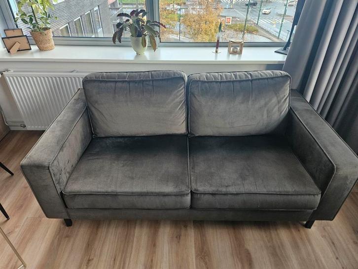 WOOOD Bank Robin 2,5 zits fluweel warm groen, Huis en Inrichting, Banken | Bankstellen, Zo goed als nieuw, Rechte bank, Tweepersoons