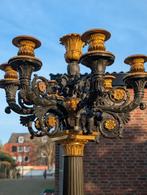 2 grote antieke bronzen kandelaars. 90 cm hoog, Ophalen, Koper of Brons