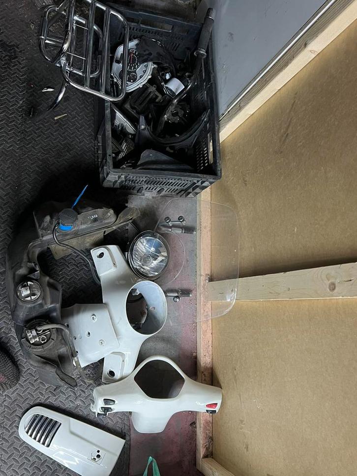 Vespa gts 300 onderdden, Fietsen en Brommers, Scooters | Vespa, Gebruikt, Overige modellen, Benzine, Ophalen of Verzenden