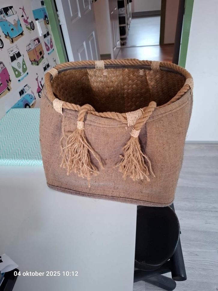 Mooie Opbergmand, mand, Huis en Inrichting, Woonaccessoires | Schalen en Manden, Zo goed als nieuw, Mand, Rond, Riet, Ophalen