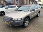 Volvo XC70 2.5 T Geartronic Comfort Line Cross Country Bj 20, Auto's, Volvo, XC70, Vierwielaandrijving, Euro 4, 102 €/maand