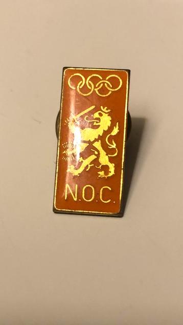 Pin met Olympische ringen en Nederlandse Leeuw en tekst N.O. beschikbaar voor biedingen