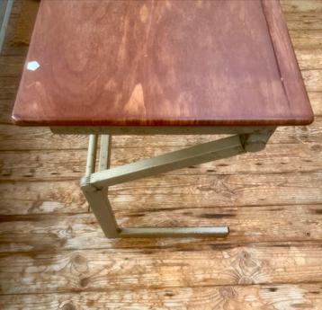 Werzalit tekentafel hout/metaal duits schoolbankje / Bureau beschikbaar voor biedingen
