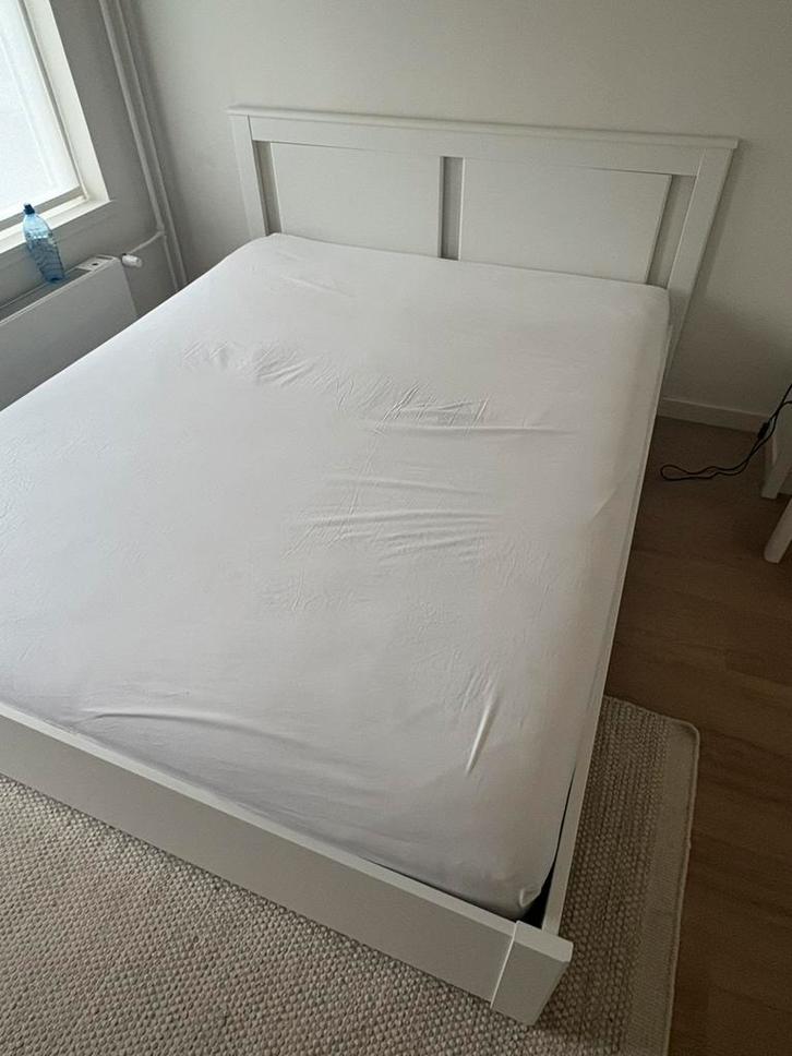 Ikea bedframe Songesand 160 cm, Huis en Inrichting, Slaapkamer | Bedden, Zo goed als nieuw, Tweepersoons, 160 cm, 200 cm, Hout