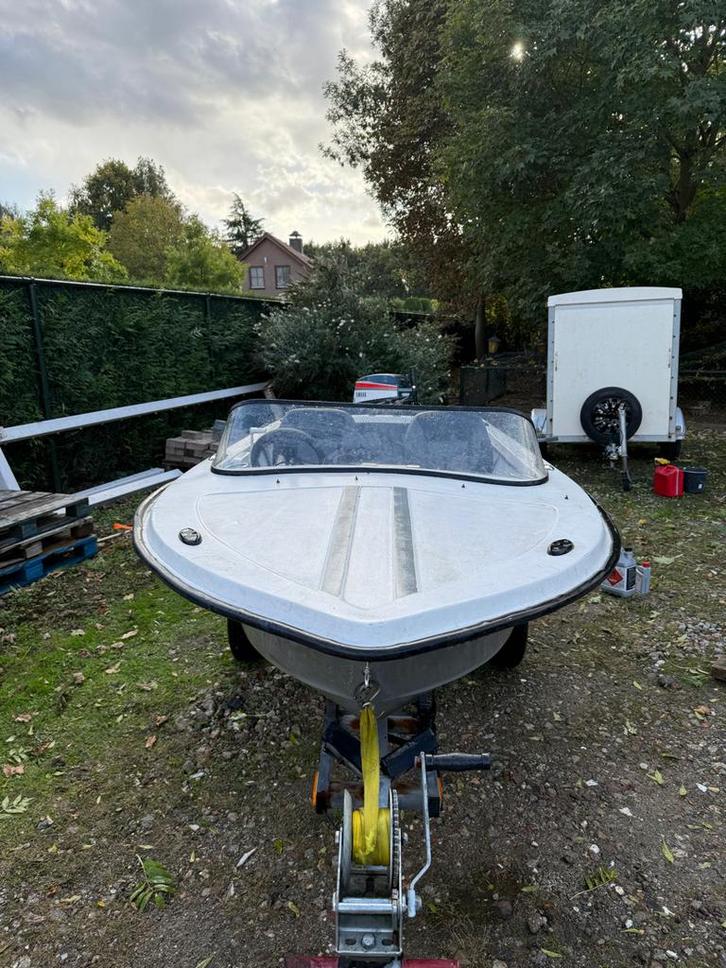 Leuke boot met trailer, Watersport en Boten, Boottrailers, Zo goed als nieuw, Ophalen