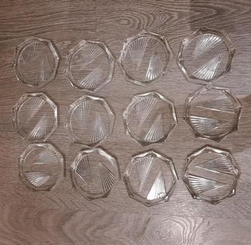 12 Vintage glazen onderzetters beschikbaar voor biedingen