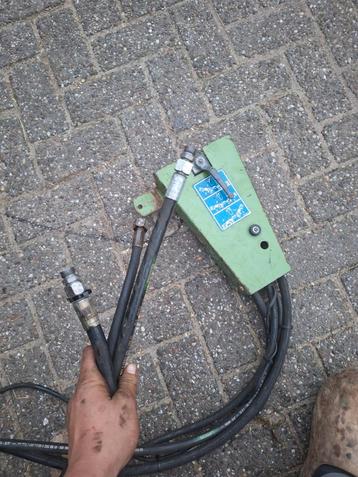 Drieweg hydrauliek kraan beschikbaar voor biedingen