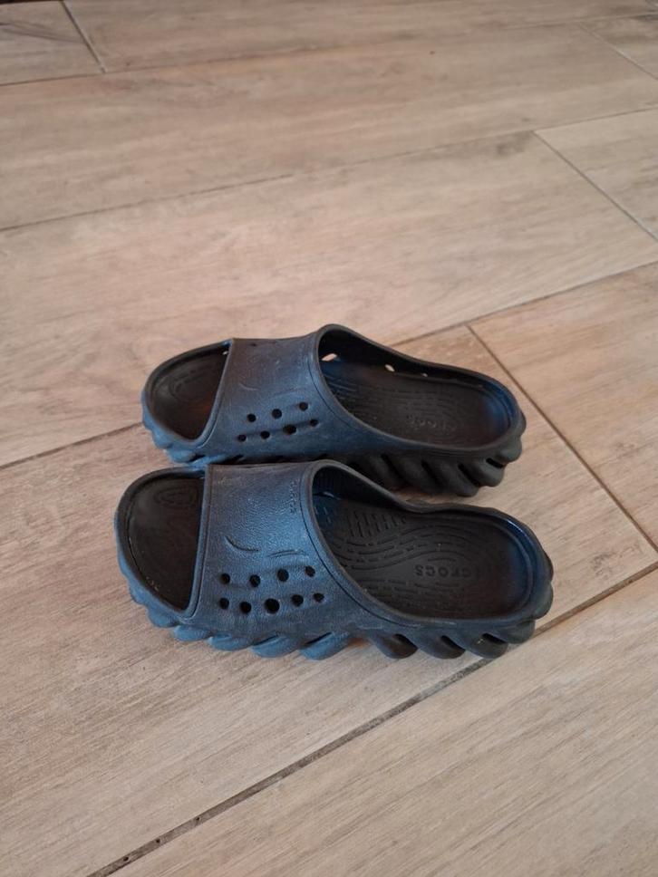 Stoere Crocs J2 (33/34), Kinderen en Baby's, Kinderkleding | Schoenen en Sokken, Zo goed als nieuw, Ophalen of Verzenden