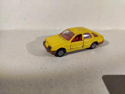 Corgi Ford Sierra 2.3 Ghia, Hobby en Vrije tijd, Modelauto's | Overige schalen, Gebruikt, Auto, Ophalen of Verzenden