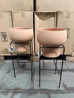 2 Bloempotten op standaard Crate & Cargo, Ophalen, Steen, Rond, Nieuw