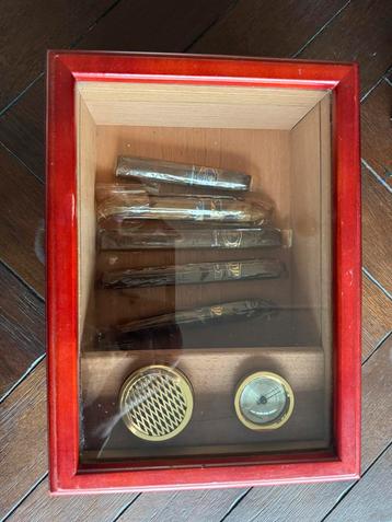 Klassieke humidor – luxe houten sigarendoos met hygrometer beschikbaar voor biedingen