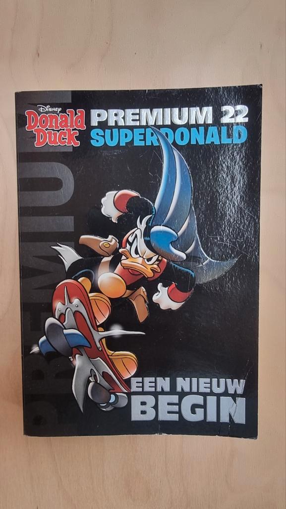 Donald Duck Premium 22 - SuperDonald, Boeken, Stripboeken, Gelezen, Eén stripboek, Ophalen of Verzenden