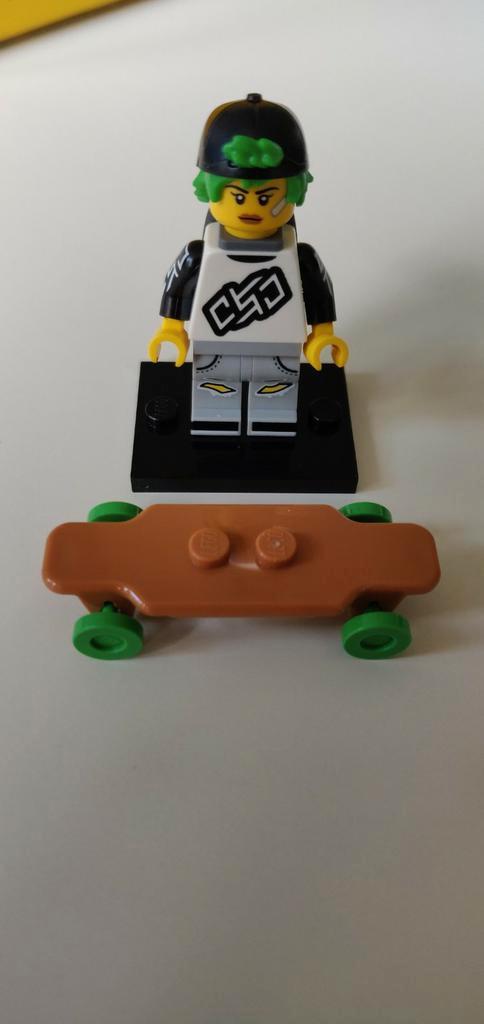 Lego CMF minifiguren serie 27 - Longboarder, Kinderen en Baby's, Speelgoed | Duplo en Lego, Nieuw, Lego, Complete set, Ophalen of Verzenden