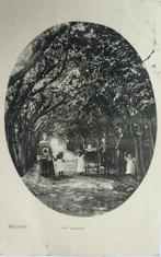 Oude gelopen briefkaart: Poseren in Het Laantje te Wijchen., Ophalen of Verzenden, Voor 1920, Gelopen, Gelderland