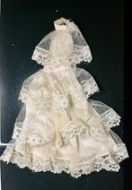 Vintage Bruidsjurk Barbie Sindy prachtig met lagen kant, Verzamelen, Gebruikt, Ophalen of Verzenden, Kleertjes