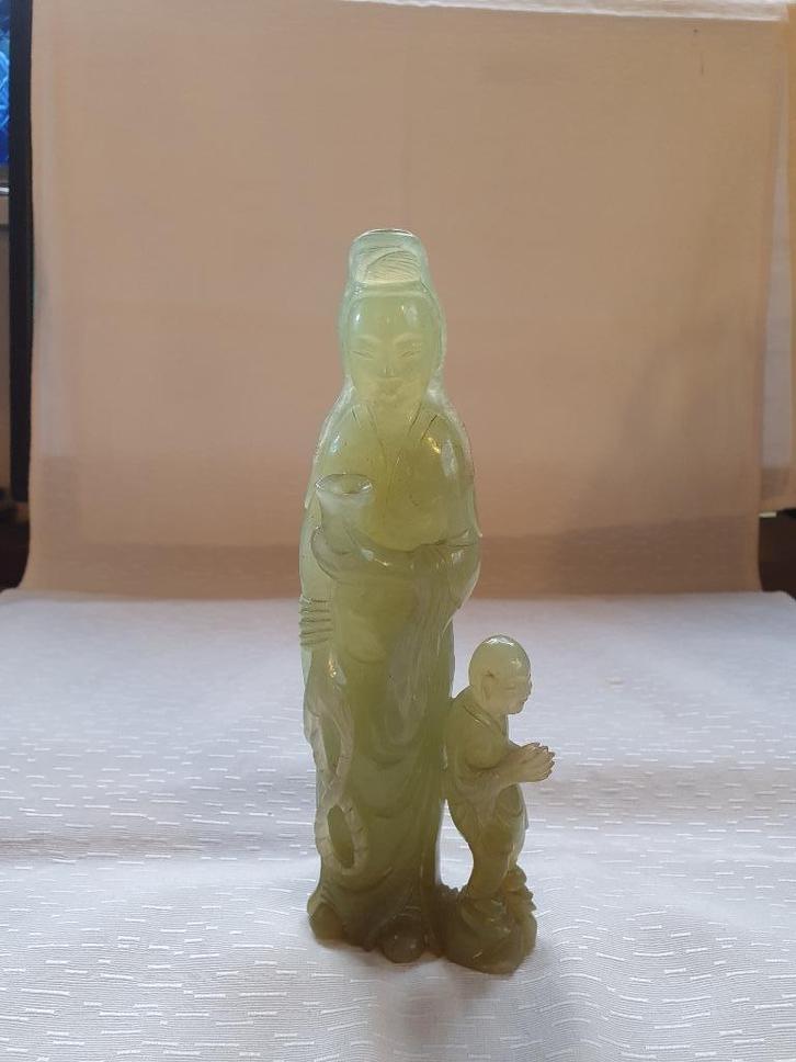Quan Yin beeld in jade Kuan Yin, Antiek en Kunst, Antiek | Overige Antiek, Ophalen of Verzenden