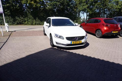 Volvo V60 1.6 T3 Momentum TREKHAAK AUTOMAAT NAVI (bj 2015), Auto's, Volvo, Bedrijf, Te koop, V60, ABS, Airbags, Airconditioning
