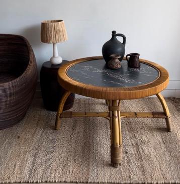 Rotan bamboe salontafel met marmer look vintage beschikbaar voor biedingen