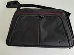 Computertas Targus zwart met rode biezen CNXL 18-50 =18 inch, Ophalen of Verzenden, 17 inch of meer, Gebruikt, Schoudertas
