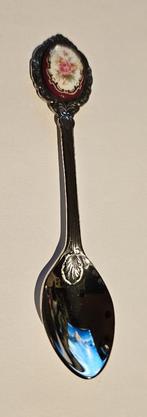 Lepeltjes in de stijl van Royal Albert, Ophalen, Gebruikt, Metaal, Bestek