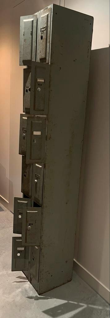 Oude Industriële Lockerkast - Kluisjes beschikbaar voor biedingen