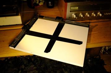 LPL Easel  31 cm bij 26 cm beschikbaar voor biedingen