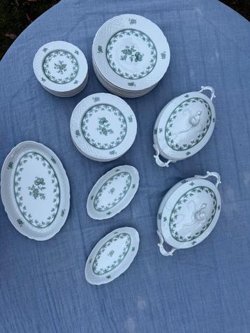 Heel mooi servies wit porselein Bavaria Inglasur, borden beschikbaar voor biedingen