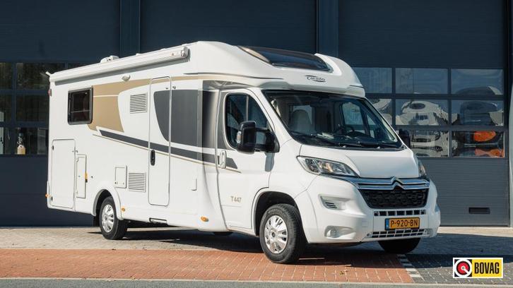 Carado T447 met Hefbed, Caravans en Kamperen, Campers, Bedrijf, tot en met 4, Half-integraal, Carado, Diesel, Handgeschakeld, L-zit