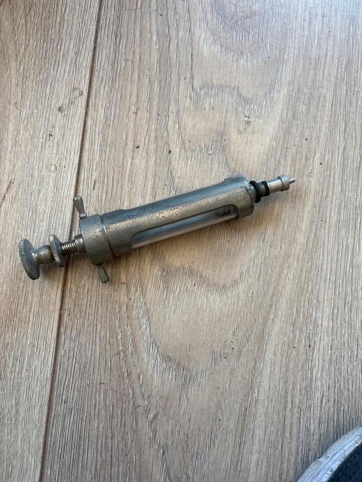 oude vetspuit / oliespuit, smeerspuit, vintage, machines, Antiek en Kunst, Antiek | Gereedschap en Instrumenten, Verzenden