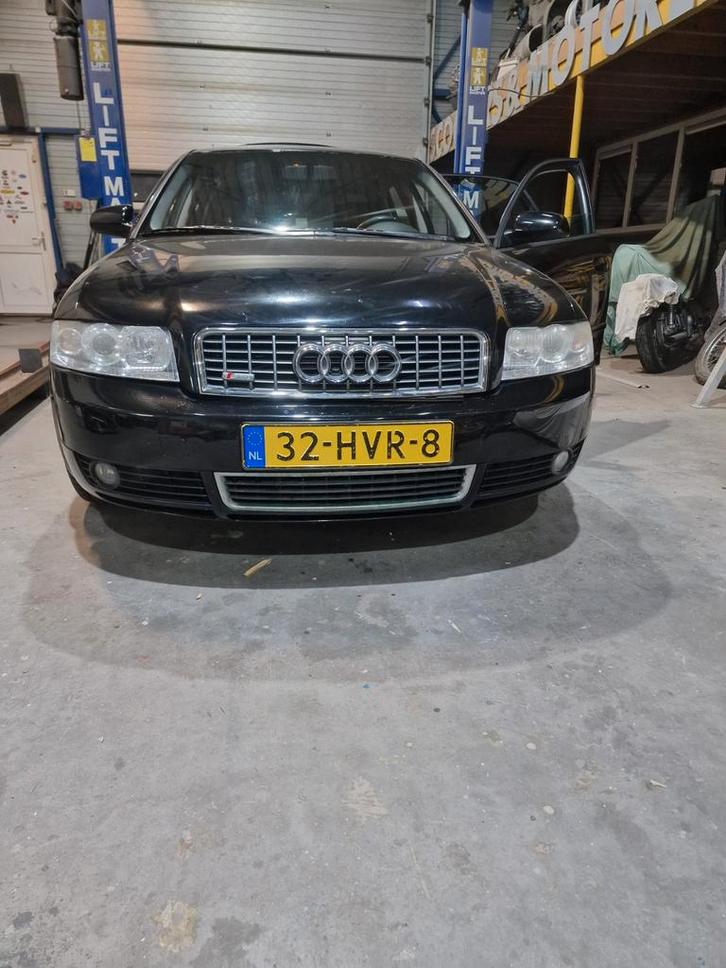 Audi A4 2001 Zwart, Auto's, Audi, Bedrijf, A4, Benzine, Sedan, Handgeschakeld, Geïmporteerd, Zwart, Zwart, Leder, Voorwielaandrijving