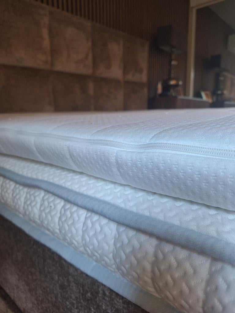 Topper 2x 90x210x6 cm - Zo goed als nieuw, 90 cm, Eenpersoons, 210 cm, Ophalen of Verzenden